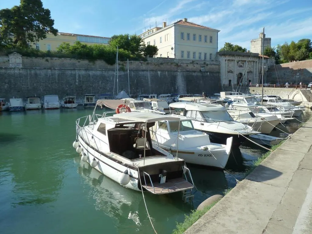 Hobbit Apartments Zadar