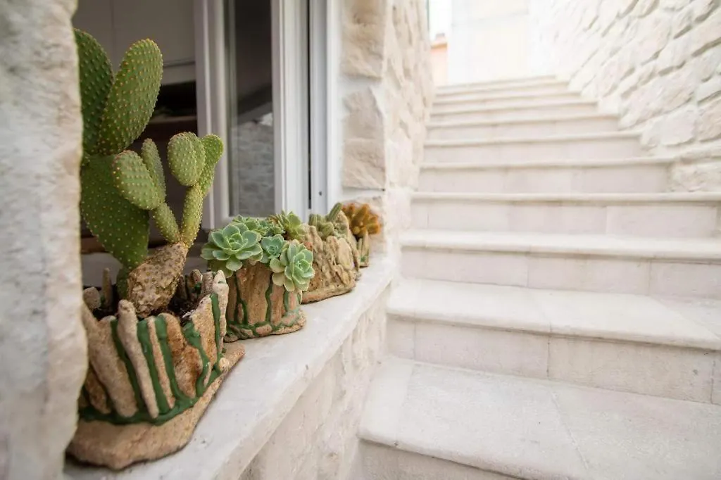 Hobbit Apartments Zadar Croatia