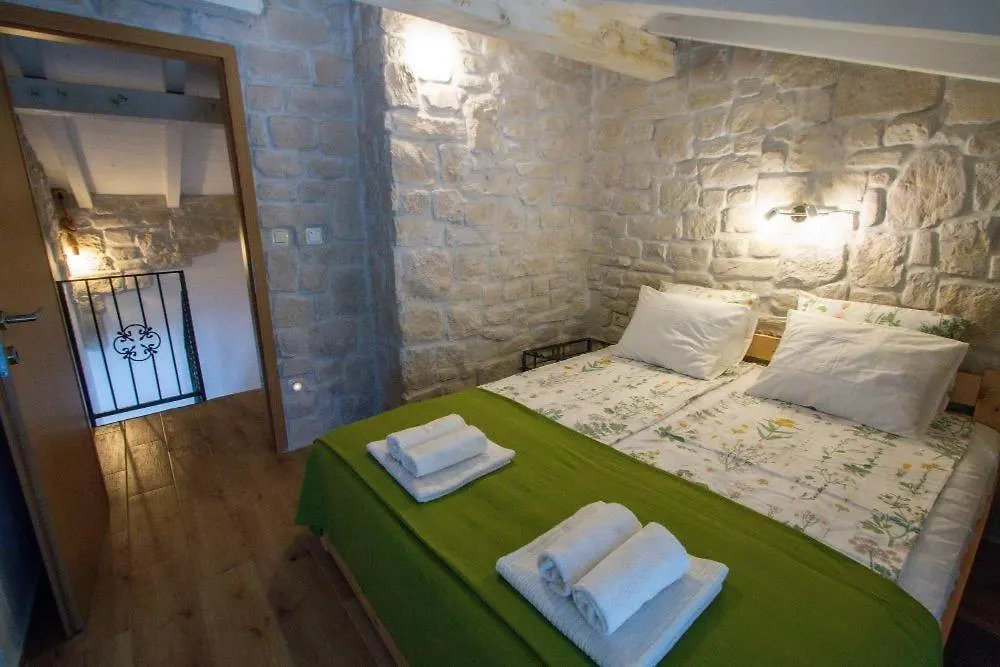 Hobbit Apartments Zadar Croatia