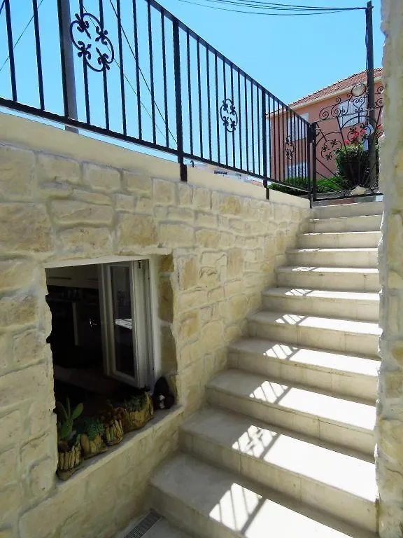 Hobbit Apartments Zadar