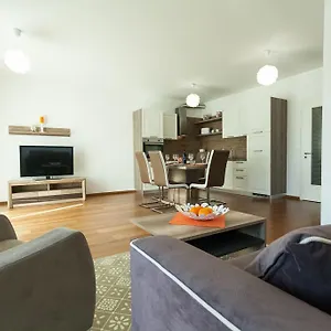 Deluxe Neli Zadar