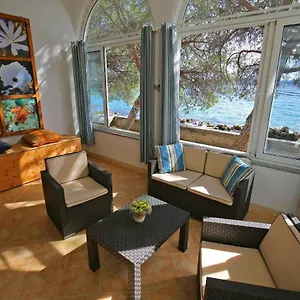  Apartment Seafront - Directly At The