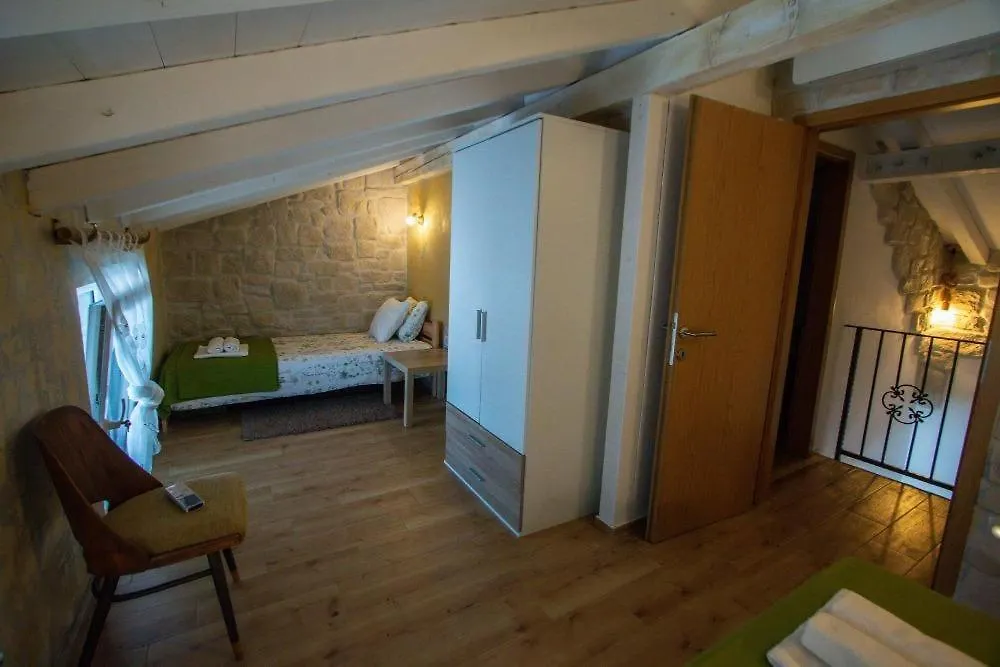 Hobbit Apartments Zadar 0*,