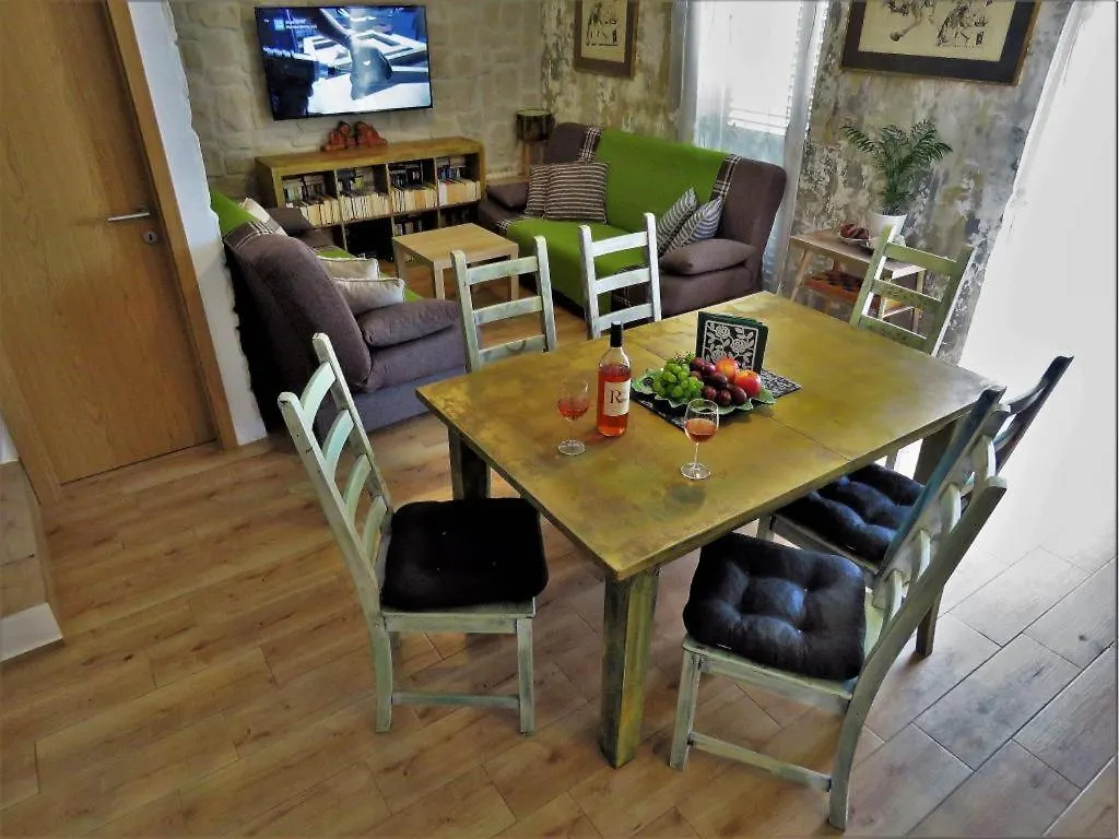 Hobbit Apartments Zadar