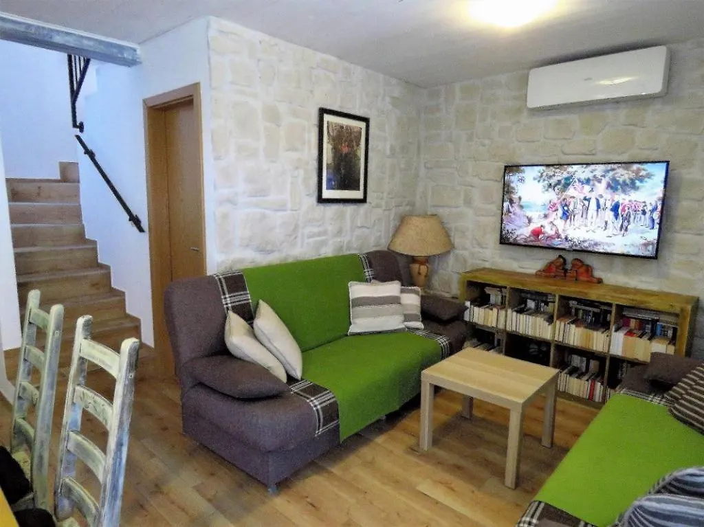 Hobbit Apartments Zadar